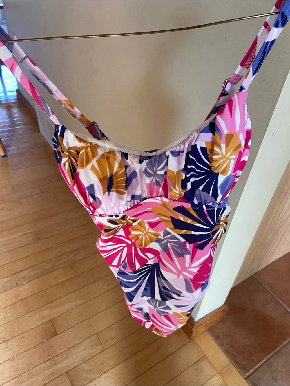 Eddie Bauer Women’s Tropical Floral One-Piece Swimsuit Size 10 Adjustable Straps